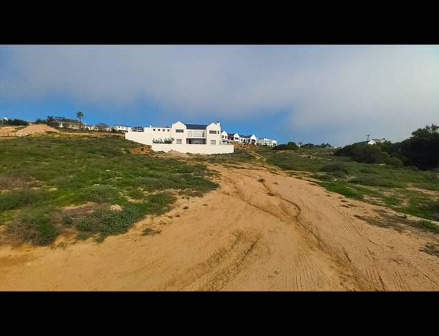 811M² VACANT LAND FOR SALE IN DA GAMA BAY